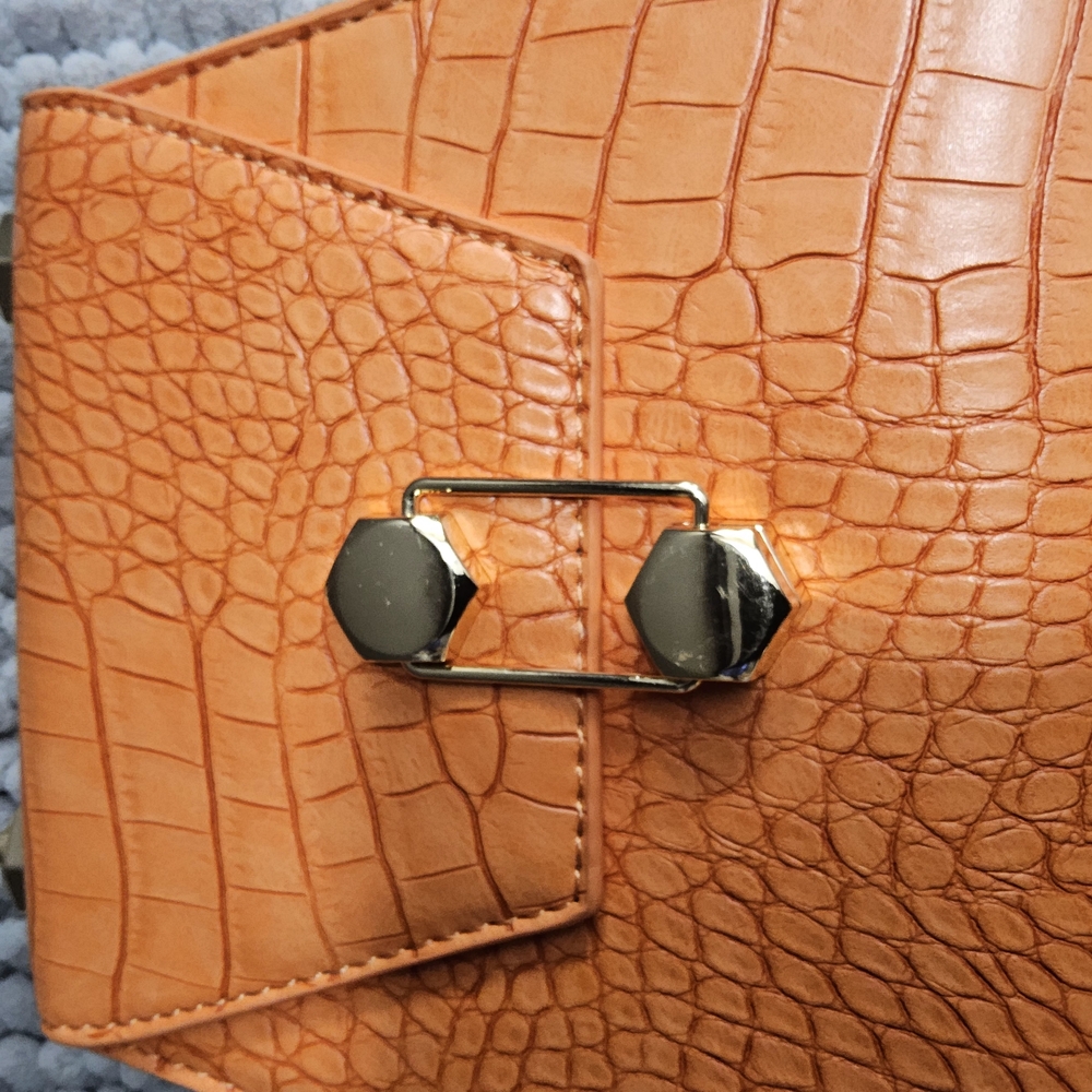 New Badgley Mischka Croco flap over crossbody bag in Orange - Picture 10 of 15